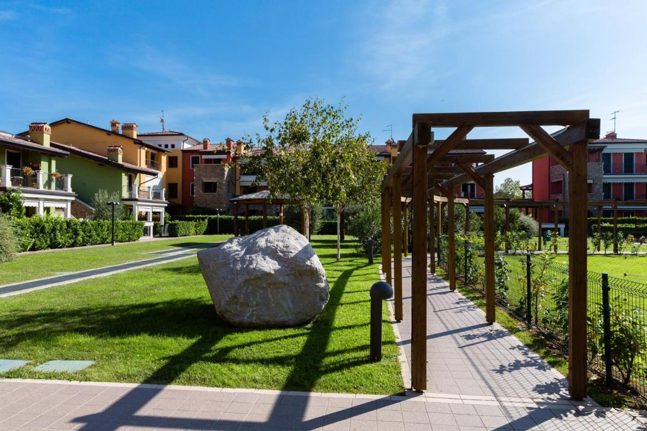 Appartamento Corina Sirmione Exterior foto